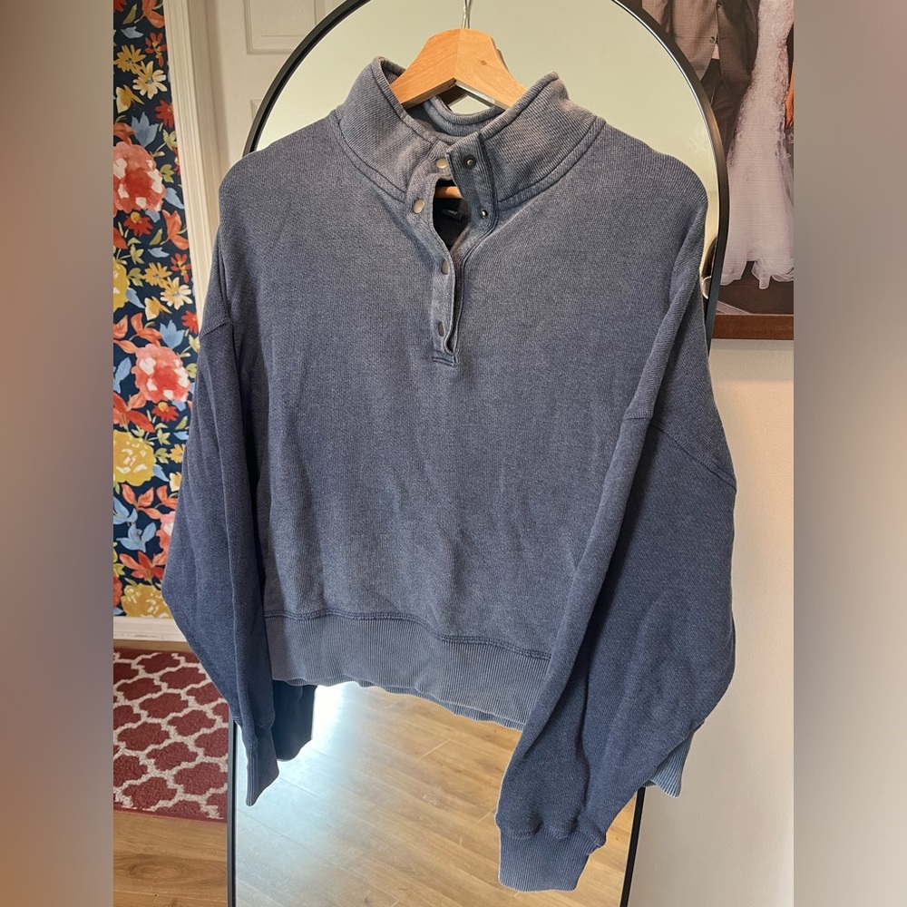 American Eagle Outfitters Women's Crew Neck Sweater in Faded Blue